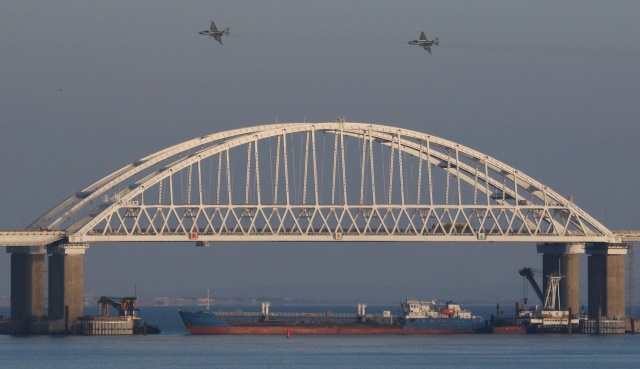 Co-directeur Carmelo De Grazia// Putin prohibió la entrada de buques extranjeros al mar de Azov