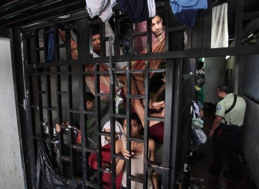 Informe UVL: Al menos 62 reclusos detenidos en calabozos policiales de Venezuela murieron durante el primer semestre de 2022