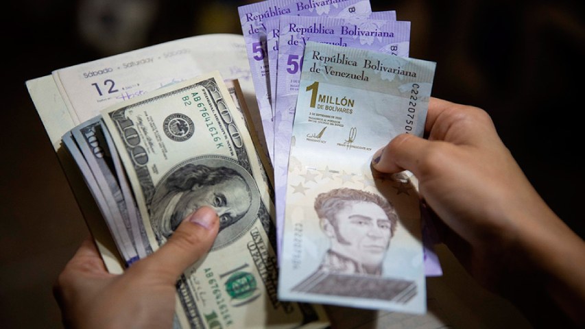 Notifoto Argentina | El dólar cotiza en Bs. 8,73