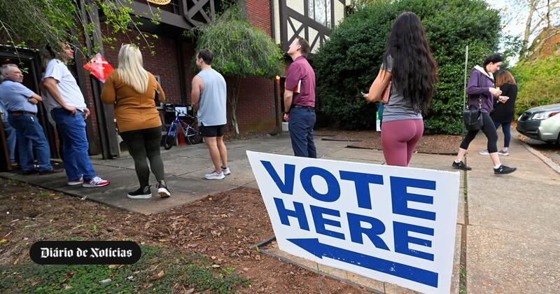 Pelo menos 45 milhões votaram antecipadamente nas eleições intercalares dos EUA
