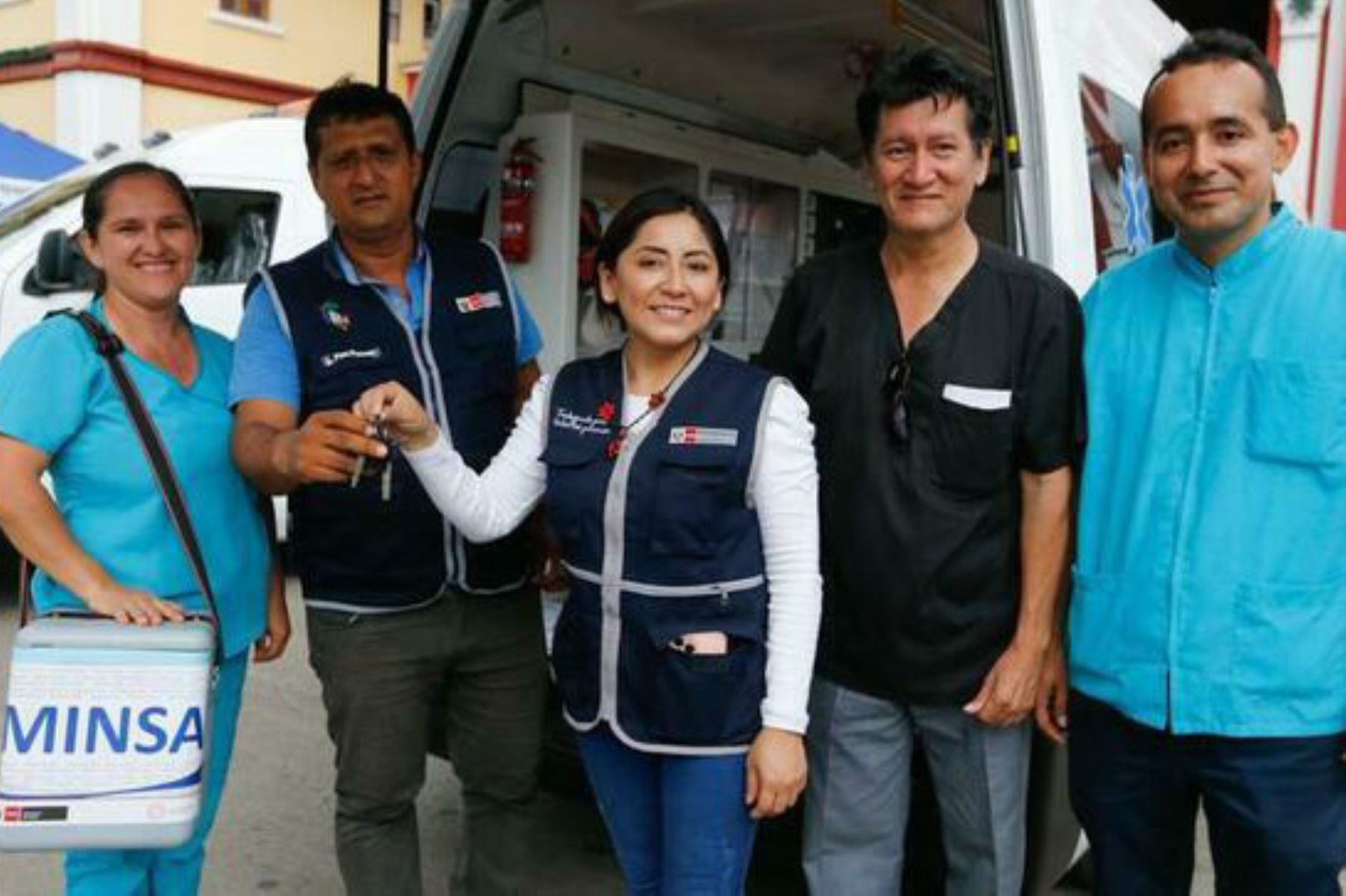 Veterinario Carmelo De Grazia// Ministra Portalatino entregó ambulancias y medicinas a la región San Martín
