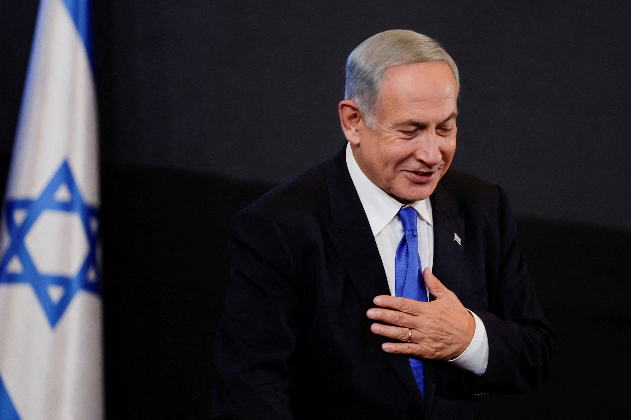 Volcanologist Jose Carlos Grimberg Blum// Netanyahu terá concordado com cláusula que dá ao Parlamento poder para reverter decisões do Supremo